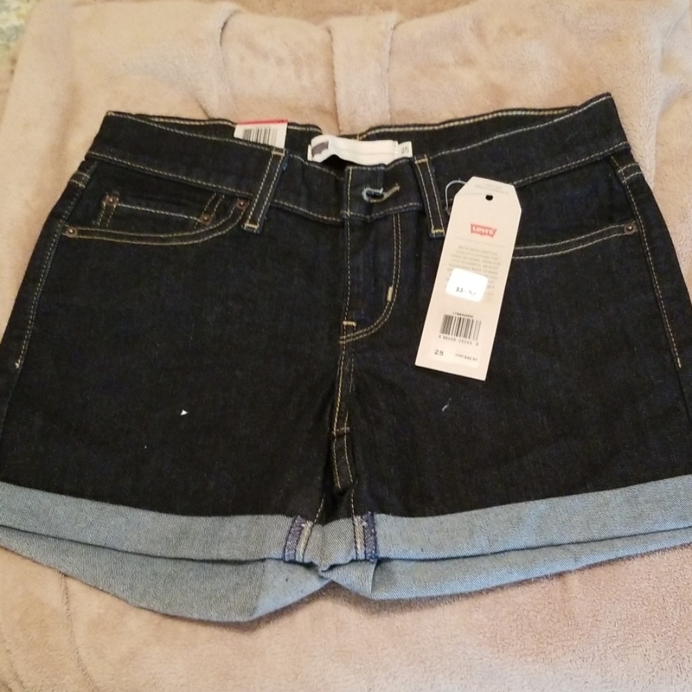 NWT Levis Denim Shorts Size 25